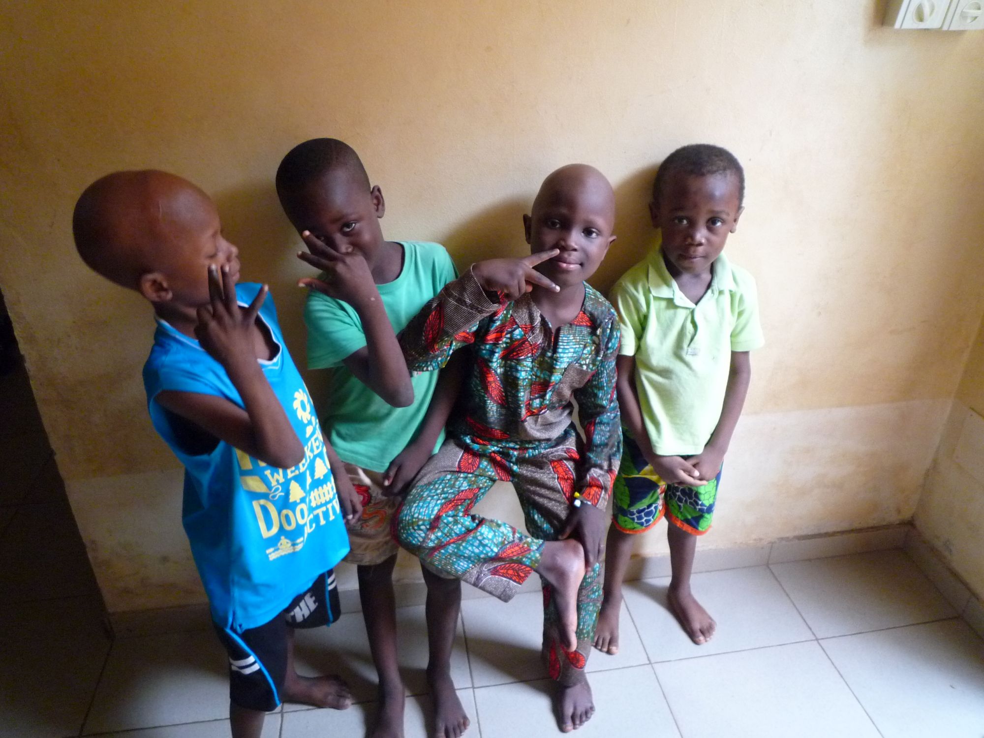 quatre jeunes enfants du togo